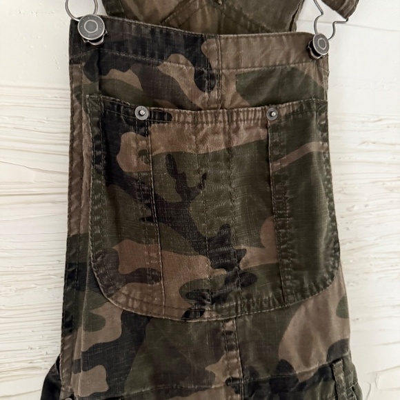 TNA from Aritzia | Size XXS | Army Camo Print - Picture 3 of 7